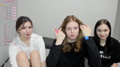 Snapshot of eumomino chatting on 02/26/25, 03:53 Veronica Tiia Lilith left to right online show from 02/26/25, 03:53