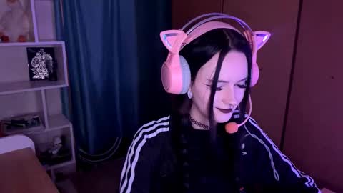 Snapshot of eunabiddlecome chatting on 02/16/26, 12:01 Kate online show from 02/16/26, 12:01