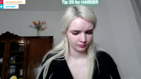 Snapshot of eurocatgirl chatting on 03/09/25, 08:21 Amber Kawaii online show from 03/09/25, 08:21