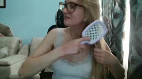 eva2323 online show from 03/07/25, 12:34