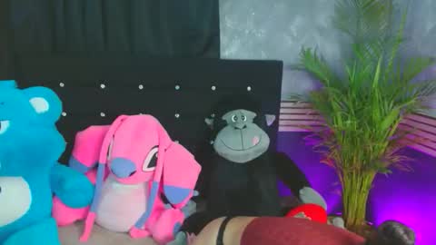 eva_06 online show from 11/16/25, 11:32