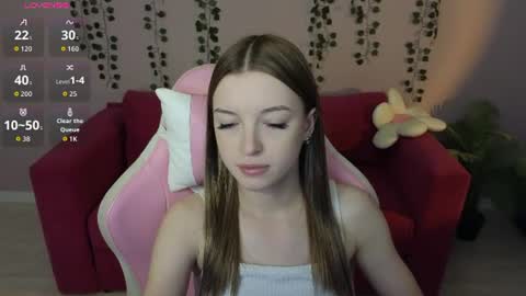 Snapshot of eva__thompson chatting on 07/08/26, 12:48 Eva online show from 07/08/26, 12:48