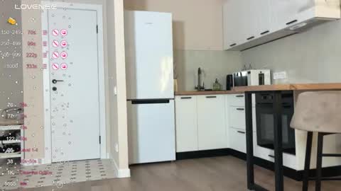 Eva online show from 12/15/25, 01:21