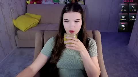 Snapshot of eva_davie chatting on 06/28/26, 01:28 Eva online show from 06/28/26, 01:28