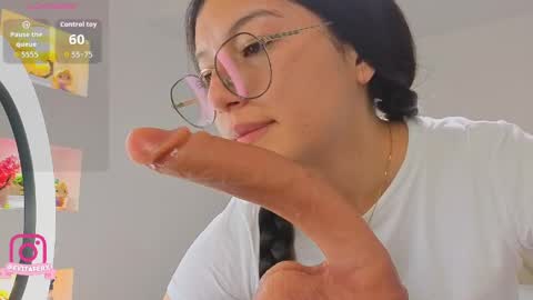 Eva online show from 04/23/26, 12:29