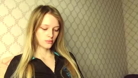 Snapshot of eva_eyre chatting on 05/15/26, 02:24 Evvie online show from 05/15/26, 02:24