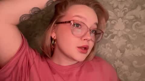 eva_kittenn online show from 09/22/25, 08:22