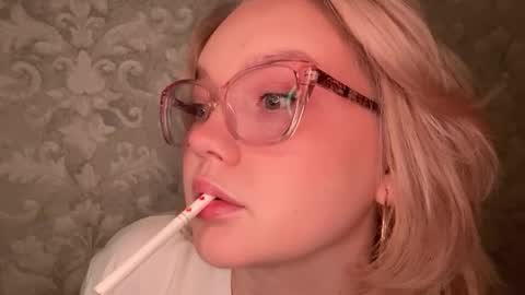 eva_kittenn online show from 09/25/25, 06:22