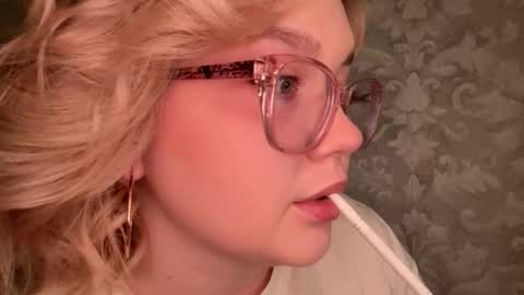 eva_kittenn online show from 10/03/25, 08:06