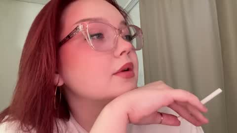 Snapshot of eva_kittenn chatting on 06/06/26, 04:33 eva_kittenn online show from 06/06/26, 04:33