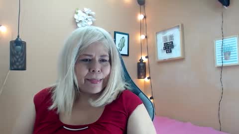 Snapshot of eva_love49 chatting on 11/11/25, 11:54 eva_love49 online show from 11/11/25, 11:54