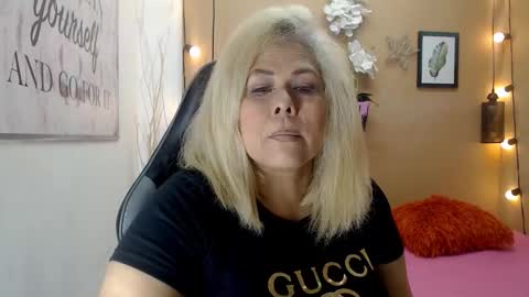 Snapshot of eva_love49 chatting on 12/01/25, 12:21 eva_love49 online show from 12/01/25, 12:21