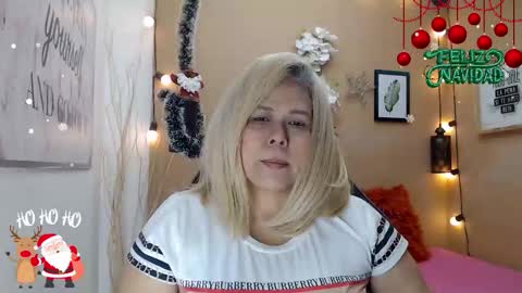 Snapshot of eva_love49 chatting on 12/19/25, 12:12 eva_love49 online show from 12/19/25, 12:12