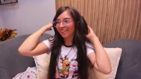 Angelinne online show from 12/24/24, 04:00