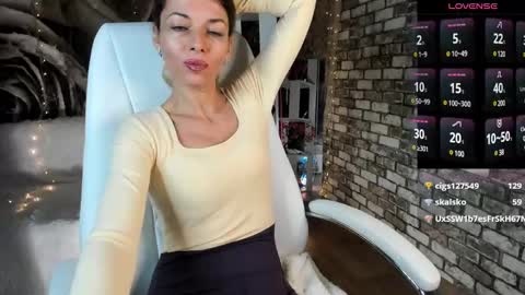 Snapshot of eva_melow chatting on 12/05/24, 08:00 Eva online show from 12/05/24, 08:00