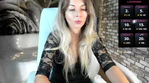 Snapshot of eva_melow chatting on 12/14/24, 06:30 Eva online show from 12/14/24, 06:30