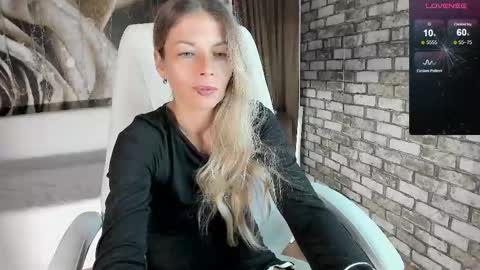 Snapshot of eva_melow chatting on 09/13/25, 10:20 Eva online show from 09/13/25, 10:20