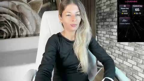 Snapshot of eva_melow chatting on 09/19/25, 01:56 Eva online show from 09/19/25, 01:56