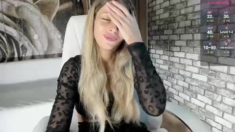 Snapshot of eva_melow chatting on 09/29/25, 03:39 Eva online show from 09/29/25, 03:39
