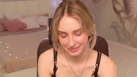 Snapshot of eva_mitchell chatting on 07/19/26, 01:04 Eva online show from 07/19/26, 01:04
