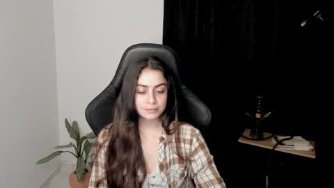 eva_monn online show from 01/06/25, 12:48