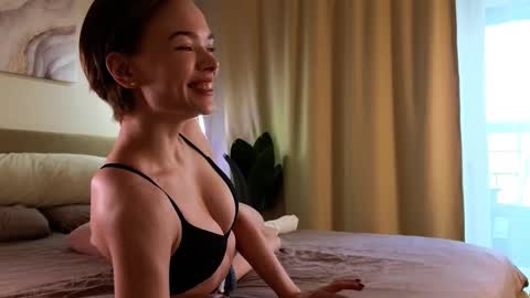 Eva online show from 03/10/25, 12:48