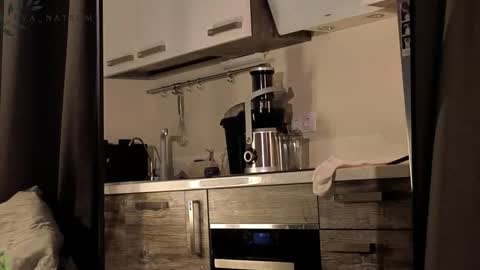 Eva online show from 09/22/25, 04:42