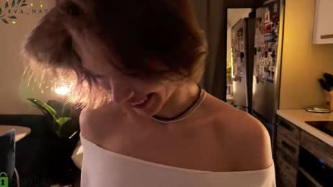 Eva online show from 11/22/25, 03:33