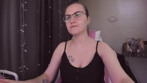 Eva online show from 11/16/25, 10:43