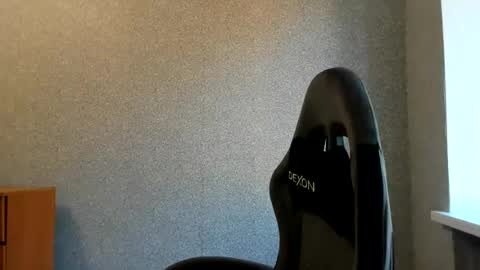 Snapshot of eva_playful chatting on 08/05/26, 03:31 Eva online show from 08/05/26, 03:31