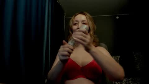 Snapshot of eva_rikchter chatting on 02/14/26, 10:06 Ice Goddess online show from 02/14/26, 10:06