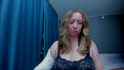 Ice Goddess online show from 07/04/26, 08:04