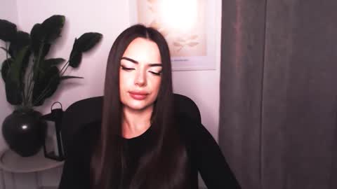 Eva online show from 12/19/25, 04:03