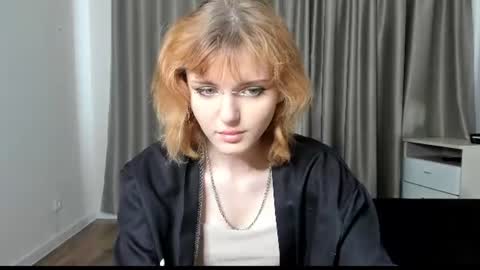 Snapshot of eva_vv chatting on 06/17/26, 06:16 Eva online show from 06/17/26, 06:16