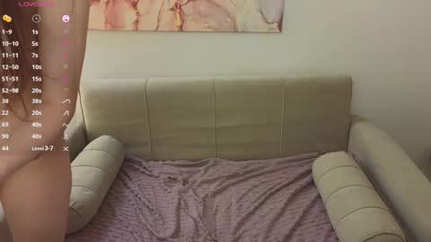 Hi Im Eva new here online show from 02/12/25, 07:02