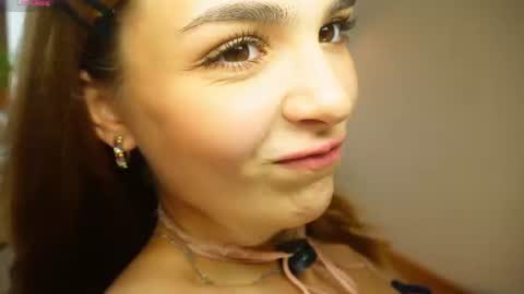 Hello my name is Eva its my first day here online show from 07/10/26, 09:23