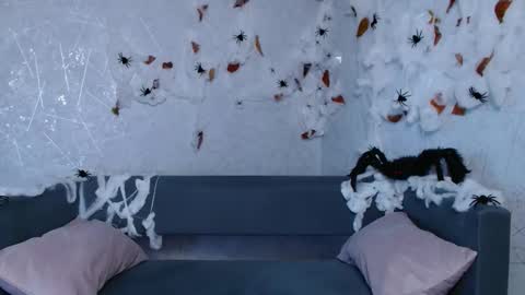 Eva online show from 10/28/25, 07:45