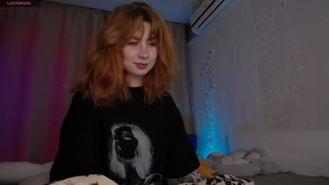 Snapshot of evaa_moonn_ chatting on 05/08/26, 11:54 Eva online show from 05/08/26, 11:54