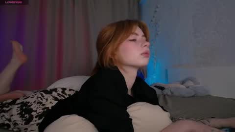 Snapshot of evaa_moonn_ chatting on 05/14/26, 05:31 Eva online show from 05/14/26, 05:31