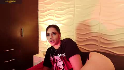 evaafoxxy_ online show from 10/06/25, 12:24