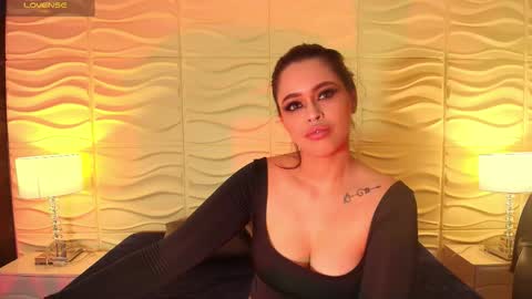 evaafoxxy_ online show from 10/13/25, 12:05