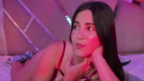 Snapshot of evabloom_ chatting on 11/21/25, 10:08 EvaBloom online show from 11/21/25, 10:08