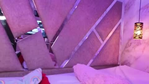 Snapshot of evabloom_ chatting on 11/29/25, 09:51 EvaBloom online show from 11/29/25, 09:51