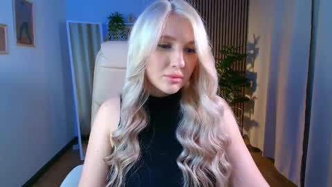 Eva  online show from 04/19/26, 09:19