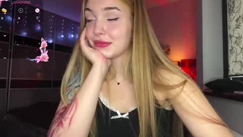 Snapshot of evacarter1 chatting on 11/15/25, 12:45 evacarter1 online show from 11/15/25, 12:45