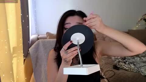 Eva online show from 11/25/25, 07:08