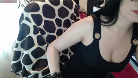 Snapshot of evadream1 chatting on 03/27/26, 12:05 EVADREAM online show from 03/27/26, 12:05