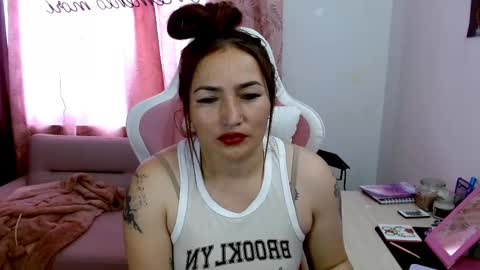 Snapshot of evagrays chatting on 02/19/25, 07:05 Eva online show from 02/19/25, 07:05