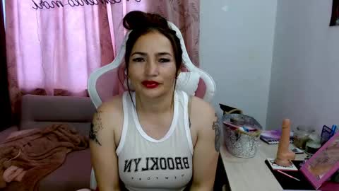 Snapshot of evagrays chatting on 02/19/25, 10:09 Eva online show from 02/19/25, 10:09