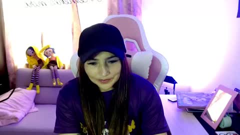 Snapshot of evagrays chatting on 03/08/25, 05:54 Eva online show from 03/08/25, 05:54